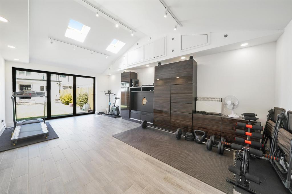 104 Elton Avenue - nh7 YO4 HVOhxz Etm4d Vvn.jpg