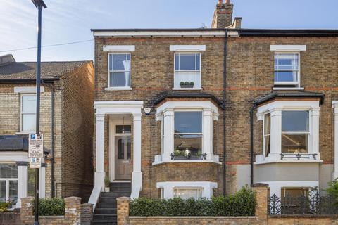 14 Hamilton Road, Brentford, TW8 0QE