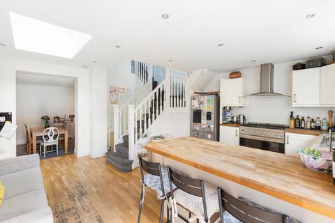 14 Hamilton Road, Brentford, TW8 0QE