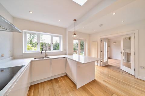 14 South Drive, Coulsdon, CR5 2BG