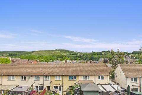 3 bedroom end of terrace house for sale, Mountbatten Grove, Nottingham NG4