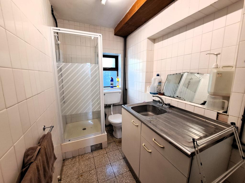 Shower Room / Utility Room