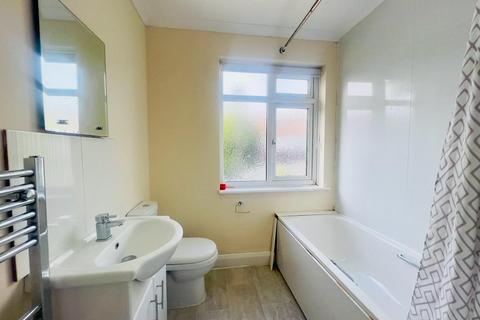 2 bedroom detached house to rent, Teevan Road, Croydon CR0