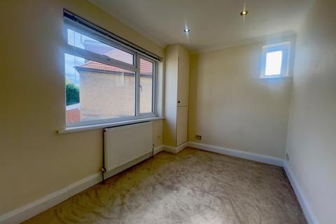 2 bedroom detached house to rent, Teevan Road, Croydon CR0