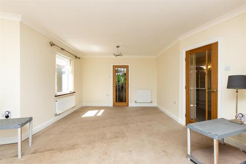 3 bedroom bungalow for sale, Lime Tree Gardens, Lowdham