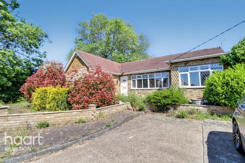 40 Burns Avenue, Basildon, SS13 3AG