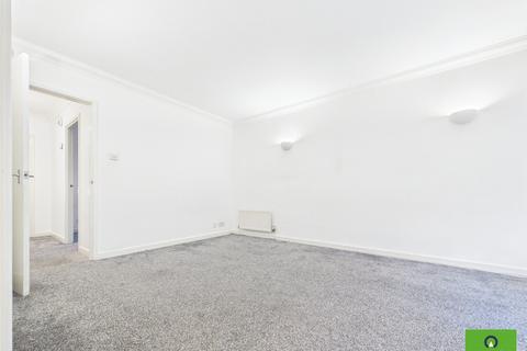 2 bedroom flat to rent, Monkwood Close, Romford RM1
