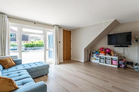57 Home Park, Oxted, RH8 0JS