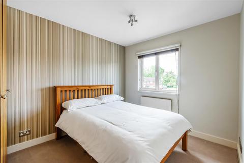 57 Home Park, Oxted, RH8 0JS