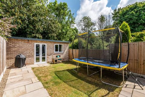 57 Home Park, Oxted, RH8 0JS