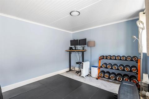 57 Home Park, Oxted, RH8 0JS