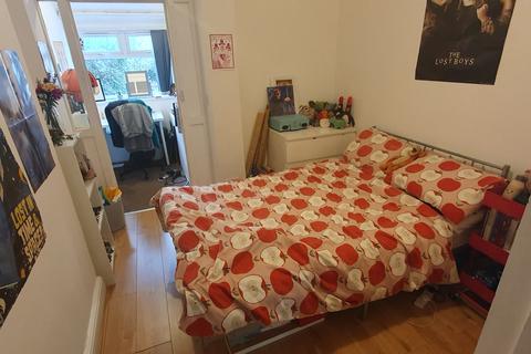 2 BED FLAT for Rent - Flat 1 (Ground Floor), 152 Donald Street, Roath, Cardiff. CF24 4TP