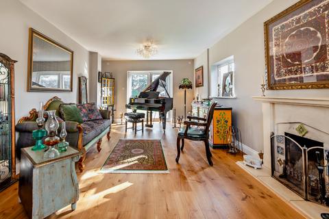 1 The Hatch, Windsor, SL4 5UD