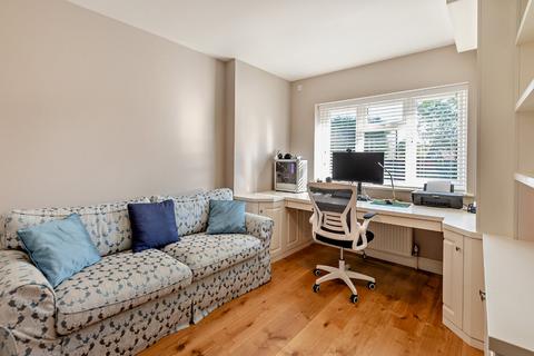 1 The Hatch, Windsor, SL4 5UD