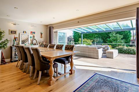 1 The Hatch, Windsor, SL4 5UD