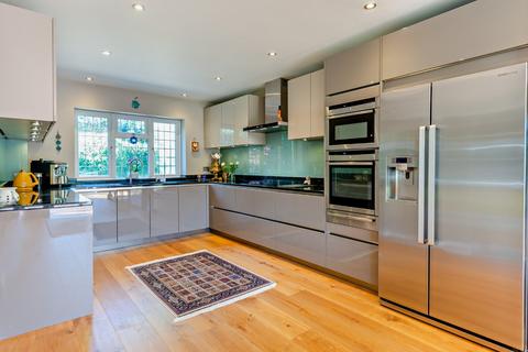 1 The Hatch, Windsor, SL4 5UD