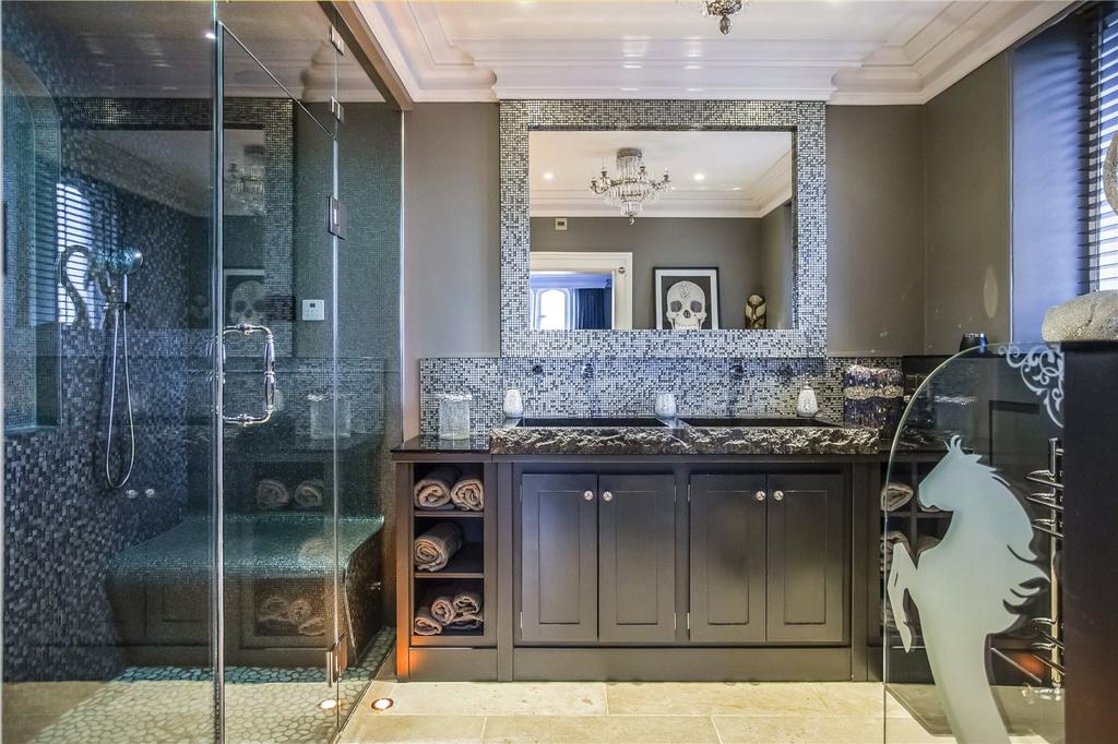 En Suite Shower