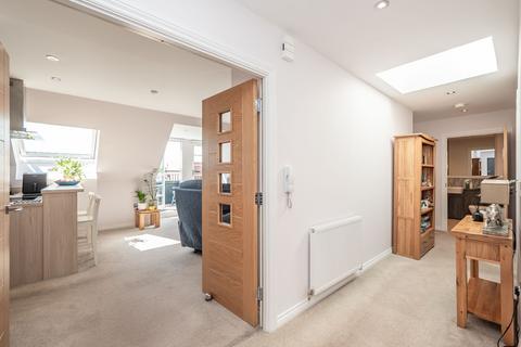 Flat 18, 6 Hatters Lane, Edinburgh, EH7 4GX