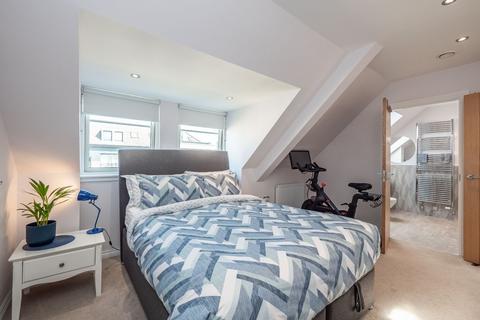 Flat 18, 6 Hatters Lane, Edinburgh, EH7 4GX