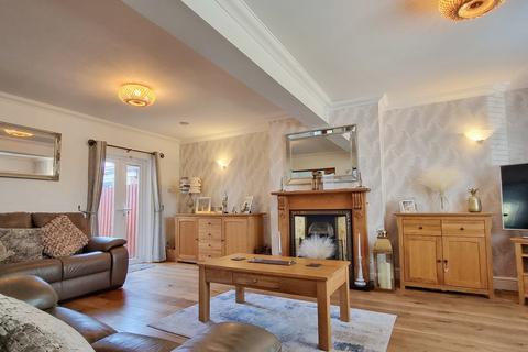 4 bedroom end of terrace house for sale, Great Bramingham Lane, Luton, LU3