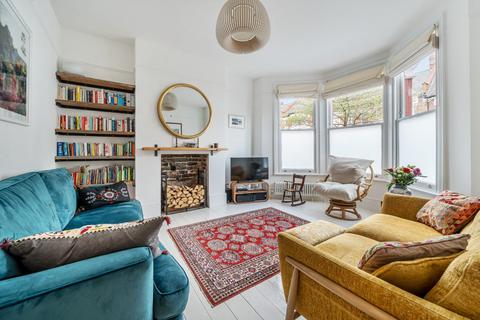 14 Rathcoole Avenue, London, N8 9NA