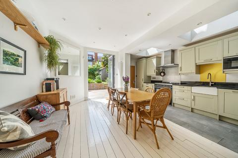 14 Rathcoole Avenue, London, N8 9NA