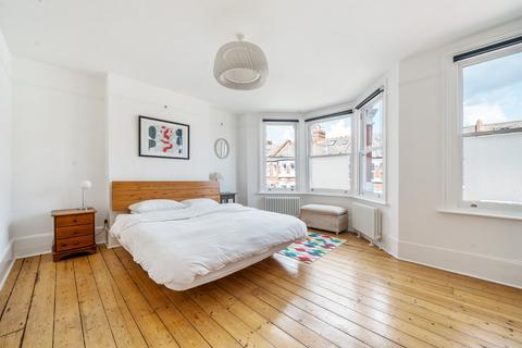 14 Rathcoole Avenue, London, N8 9NA