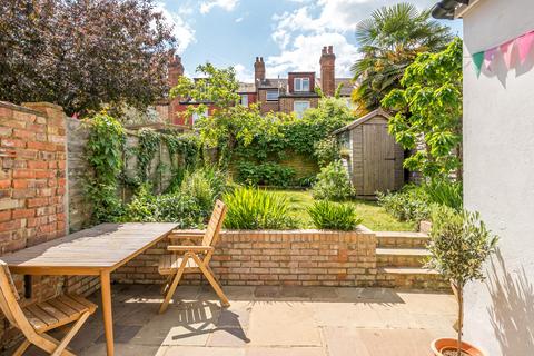 14 Rathcoole Avenue, London, N8 9NA