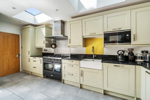 14 Rathcoole Avenue, London, N8 9NA