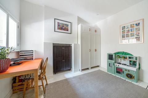 14 Rathcoole Avenue, London, N8 9NA