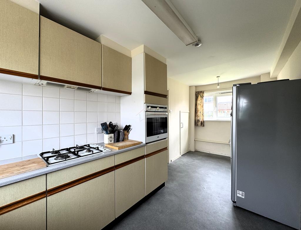 Kitchen b.JPG
