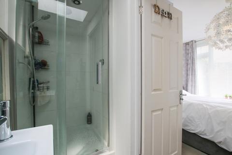 4 bedroom semi-detached house for sale, Brook Close, Wokingham, RG41