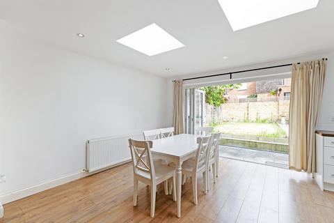 5 Broomfield Place, London, W13 9LB