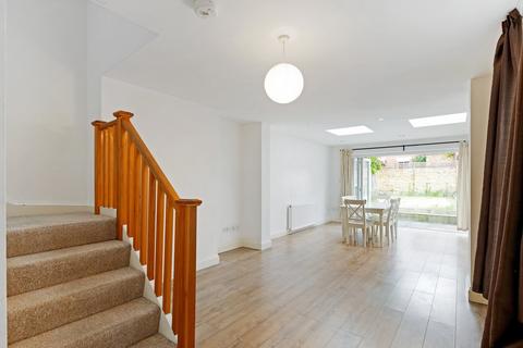 5 Broomfield Place, London, W13 9LB