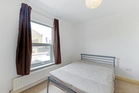 5 Broomfield Place, London, W13 9LB
