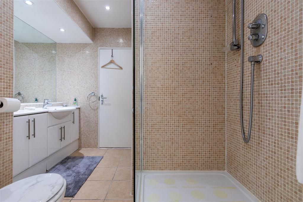 Bathroom (1 of 1).jpg