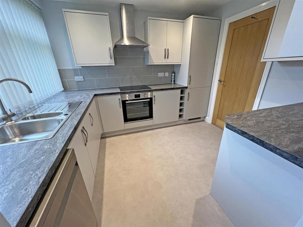 Kitchen pic 2