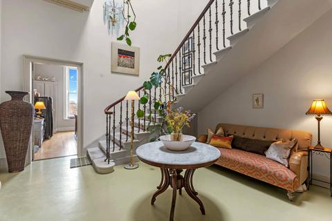 5/1 Brunton Place, Edinburgh, EH7 5EG
