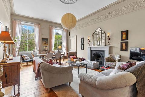 5/1 Brunton Place, Edinburgh, EH7 5EG