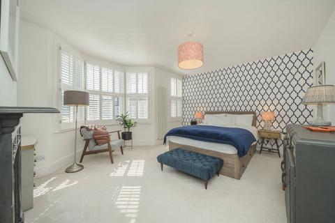 35 Westfield Road, London, W13 9JP