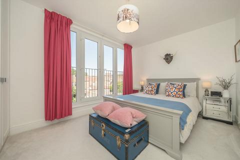 35 Westfield Road, London, W13 9JP