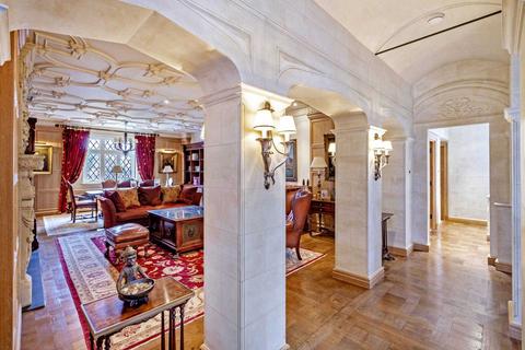 Stone Hall, Kensington Green, W8