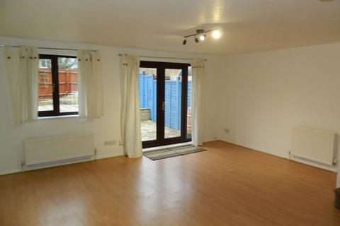 3 bedroom end of terrace house to rent, Walpole Road, Cippenham SL1