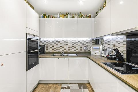6 Parchment Close, Mitcham, CR4 4FN