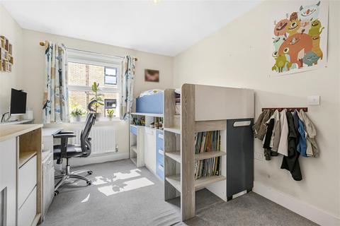 6 Parchment Close, Mitcham, CR4 4FN