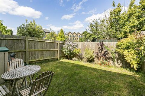 6 Parchment Close, Mitcham, CR4 4FN