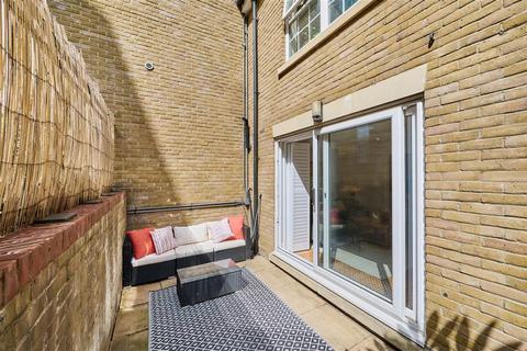 1 Mandrell Road, London, SW2 5EF