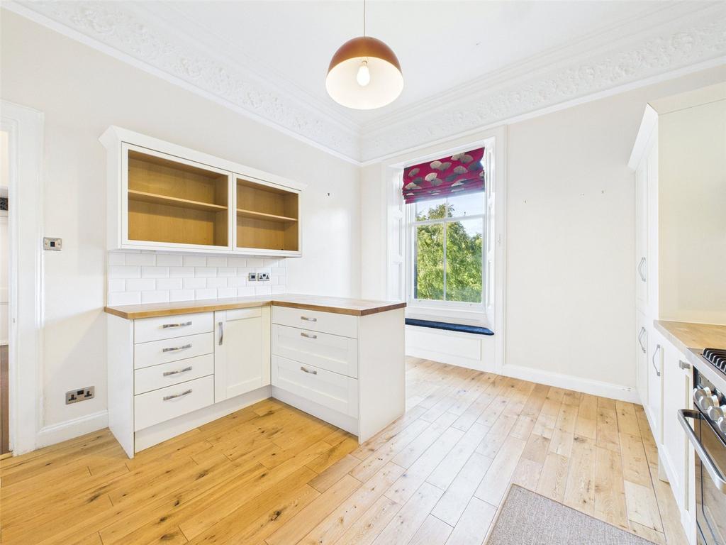 Apartment in Edinburgh - More