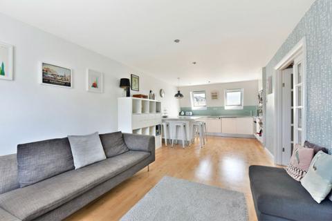2 bedroom flat for sale, Hayfield Passage, London E1