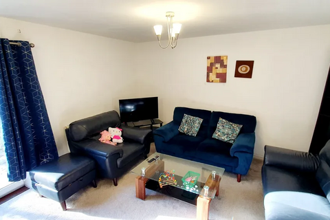 undefined, Blackburn Way, Hounslow TW4